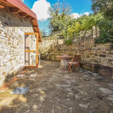 1 Bedroom In Laureana Cilento